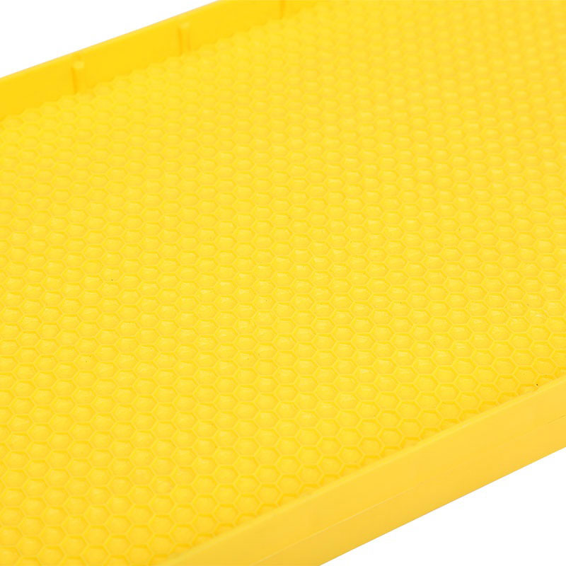 China Yellow Honey Bee Hive Frame Plastic Foundation Sheet and Beeswax Foundation Sheet Beekeeping Tools